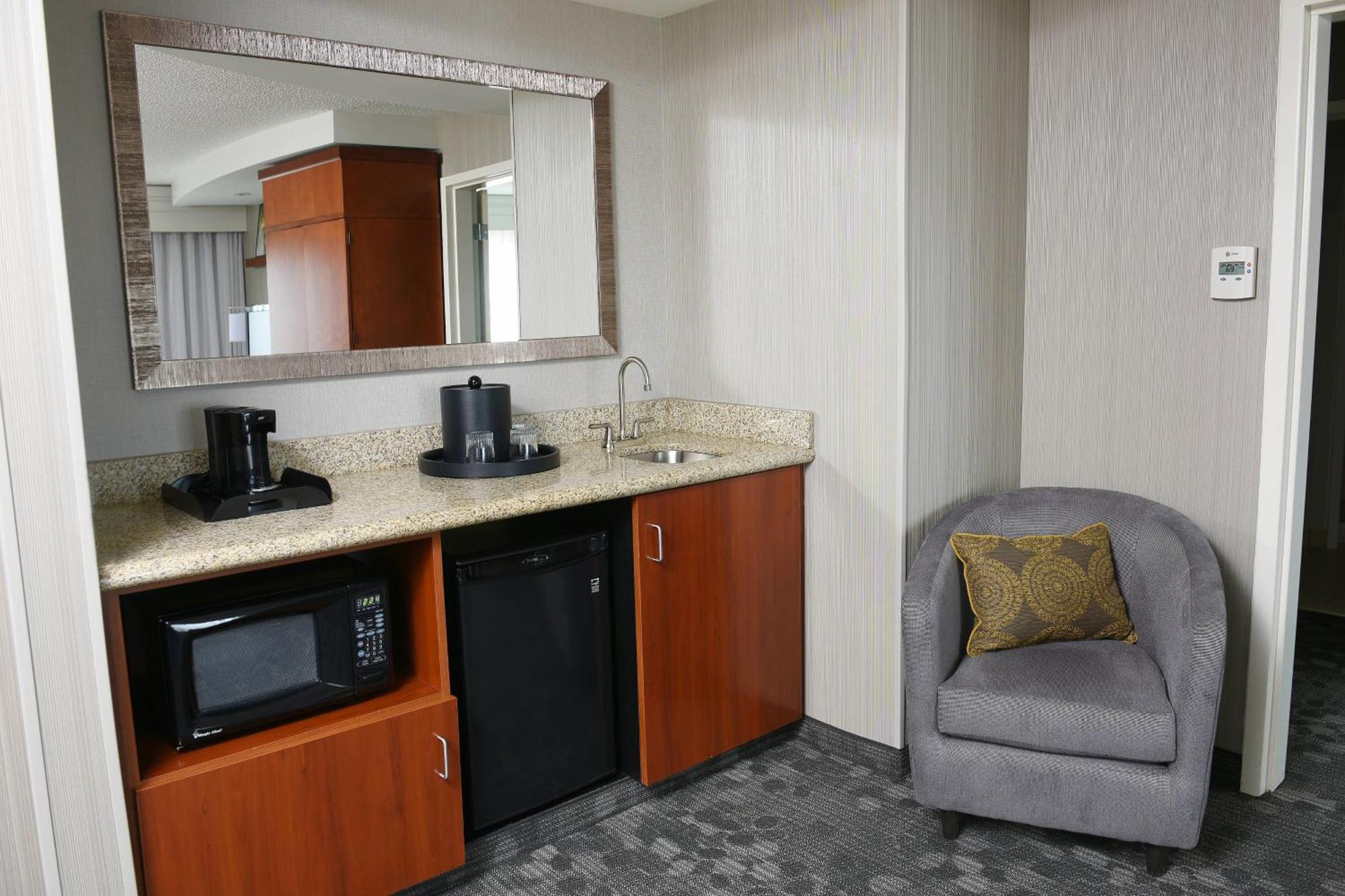 Courtyard By Marriott Су-Фолс Экстерьер фото